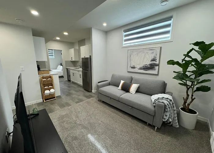 Chic & Cozy 2-Br Suite At Glacier Ridge Nw Calgary