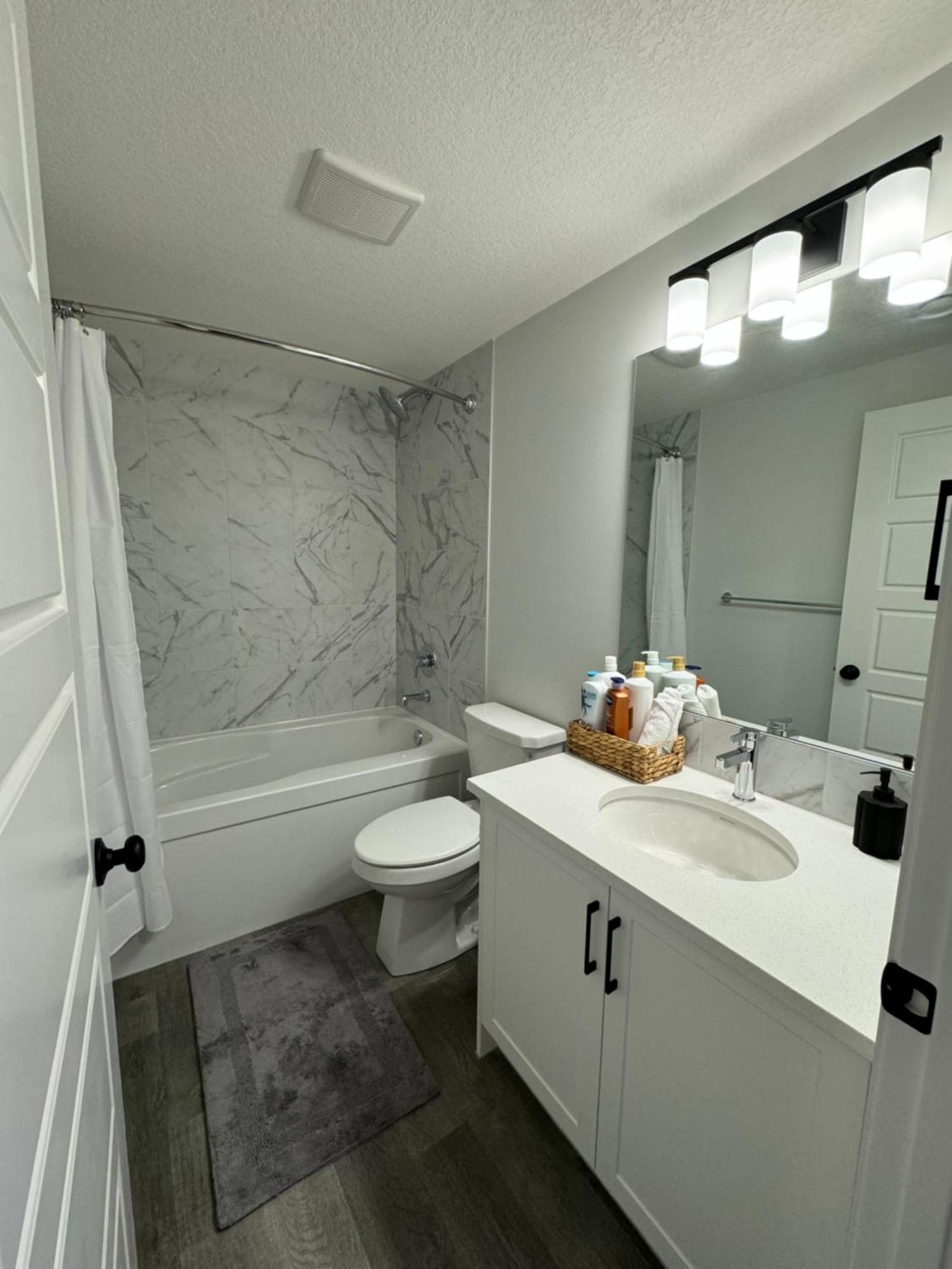 Chic & Cozy 2-br At Glacier Ridge Nw