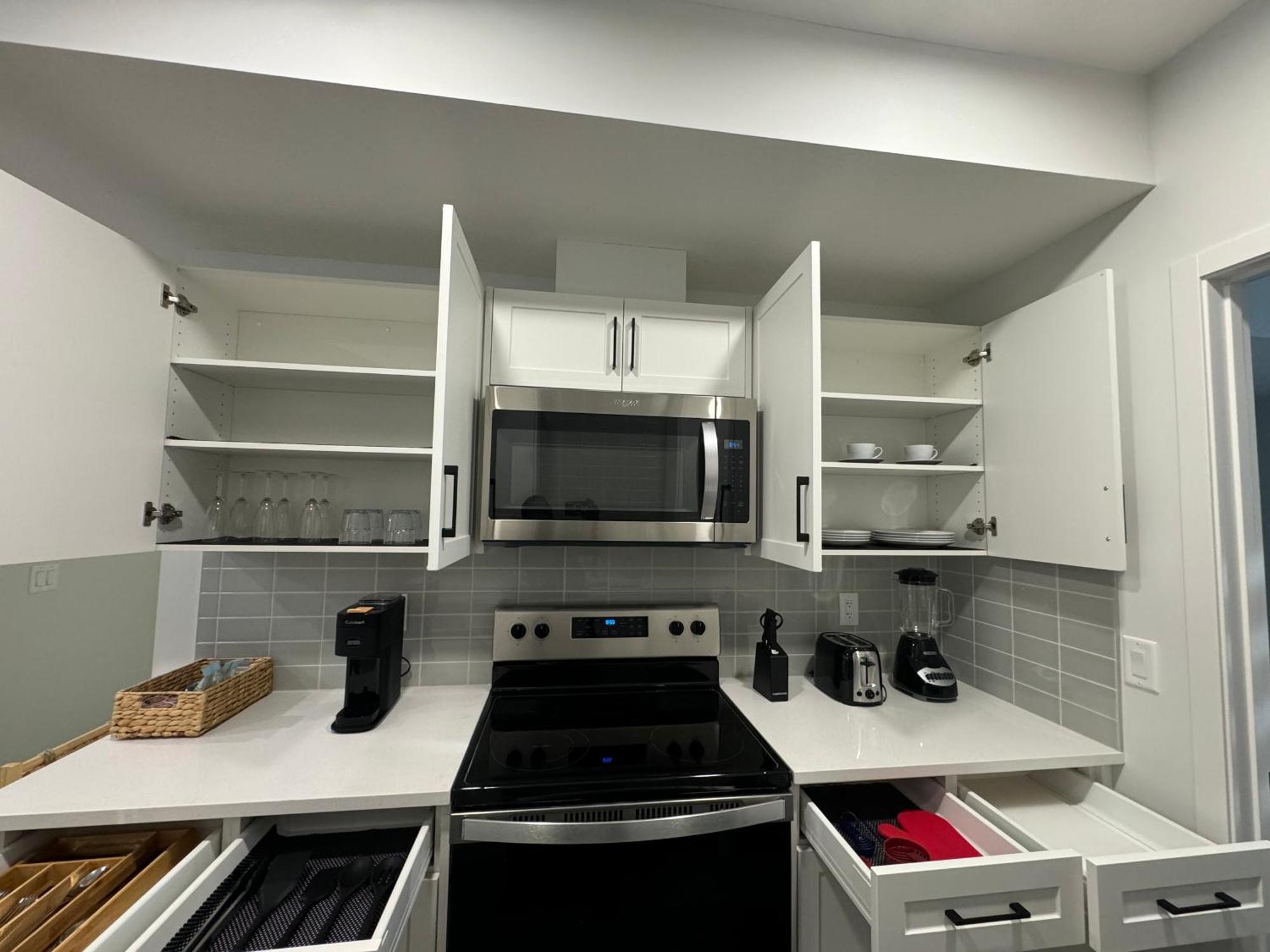 Chic & Cozy 2-br At Glacier Ridge Nw Calgary