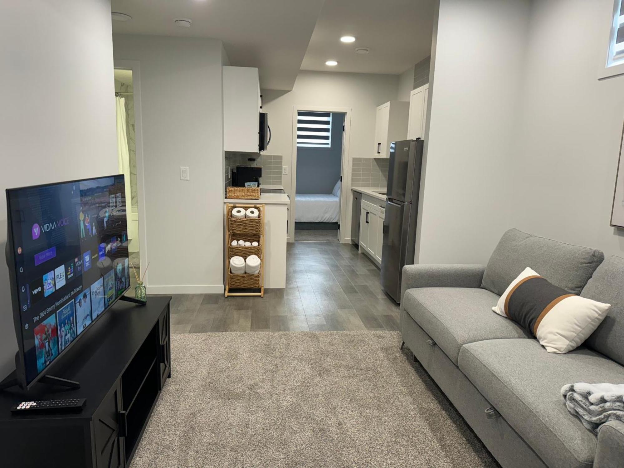 Apartment Chic & Cozy 2-br At Glacier Ridge Nw